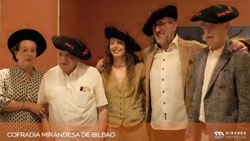Entrega de txapelas de honor de la Cofradía Mirandesa de Bilbao